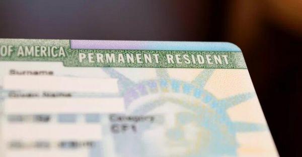 ترامپ تعلیق صدور گرین کارت و انواع ویزا برای مهاجران را تمدید کرد